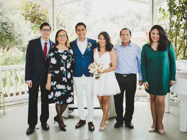El matrimonio de Alex y Luzma en San Borja, Lima 32