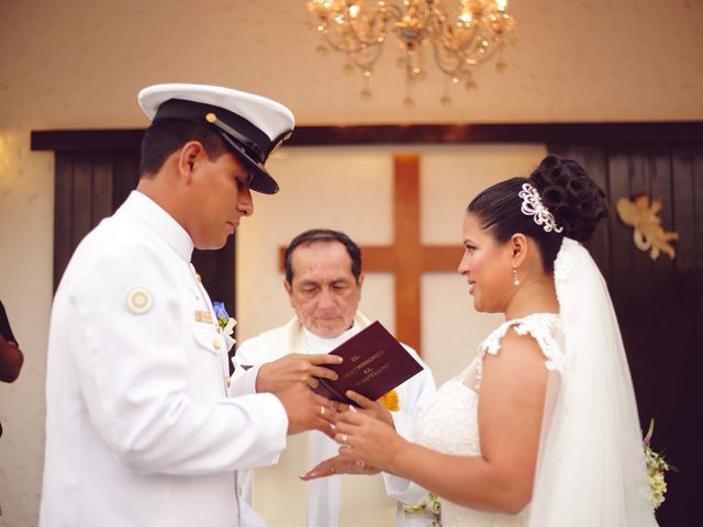 El matrimonio de Carlos y Maria Del Carmen en Chorrillos, Lima 20