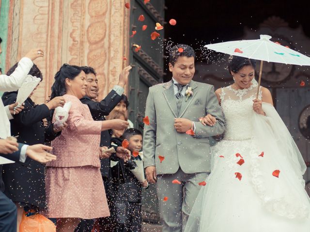 El matrimonio de Danilo y Milagros en Andahuaylillas, Cusco 25
