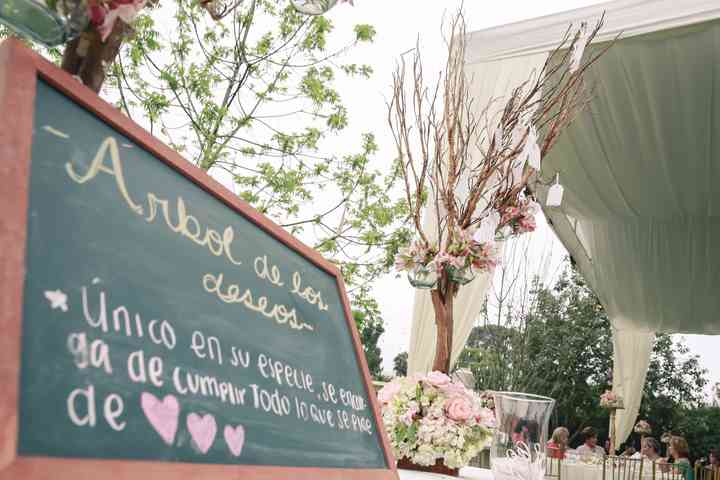 Arbol De Los Deseos Para Que Conserven Las Buenas Intenciones De Sus Invitados