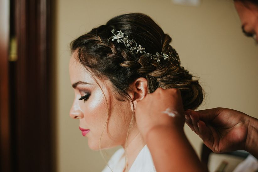 Elige Tu Peinado De Novia De Acuerdo Al Escote De Tu Vestido