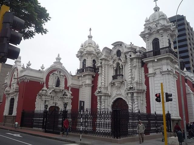 Parroquia San Marcelo de Lima... sino la conocias aqui te la presento!! 7