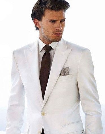 5. Traje..... blanco igual a la novia?