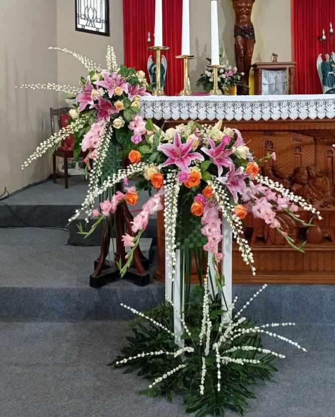 Flores para decorar la iglesia - 4