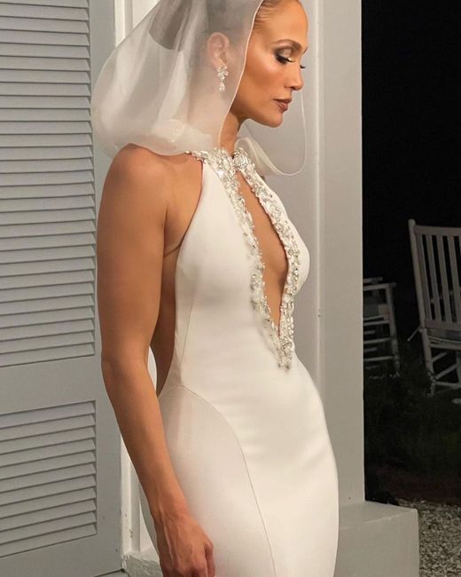 Los 3 vestidos que usó Jennifer López en su segundo matrimonio 3