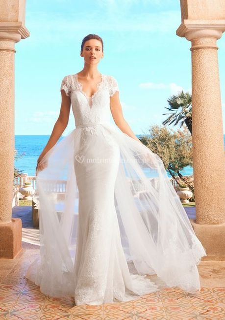 Vestido de novia con sobrefalda: elegante y original 2
