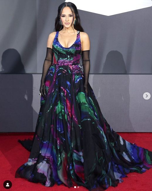 Los trajes y vestidos que nos dejaron los Grammys Latinos 2022 3