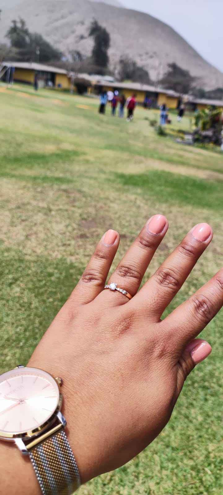 ¿Tenías las uñas arregladas cuando te propusieron matrimonio? - 1