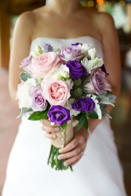 bouquet de novia morado, lila, malva