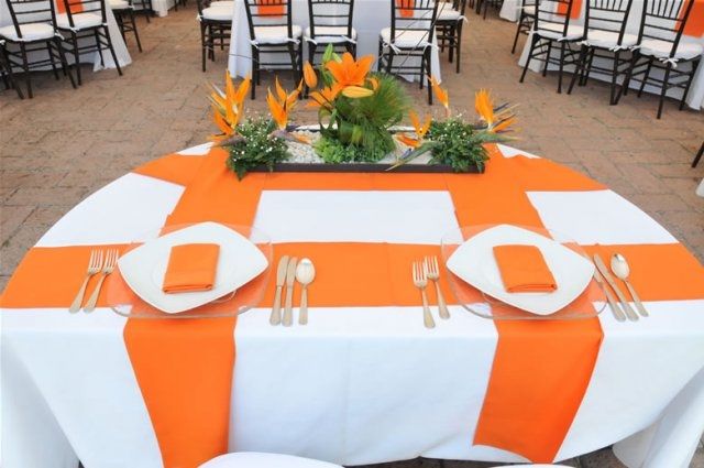 boda en naranja y blanco