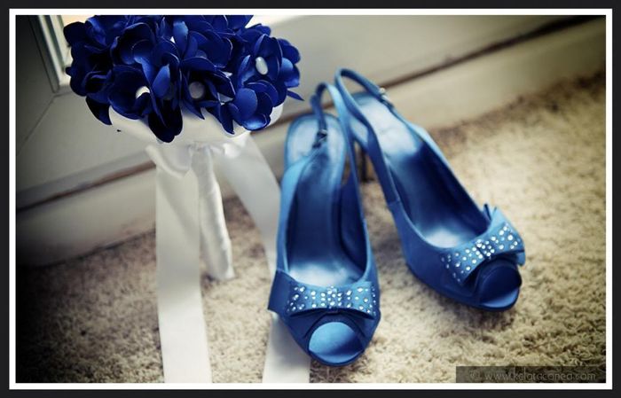 zapatos y bouquet azul