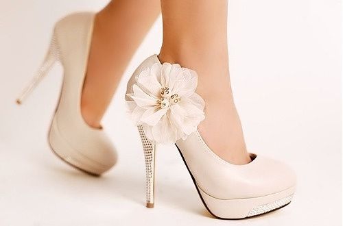 zapato de novia, pedrería, zapato
