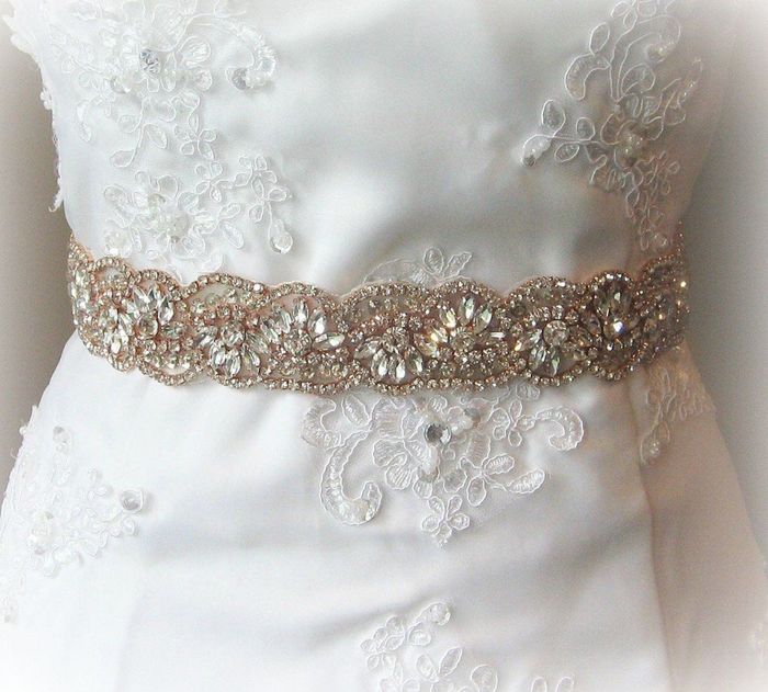 Cinturones con pedrería para tu vestido de novia 3