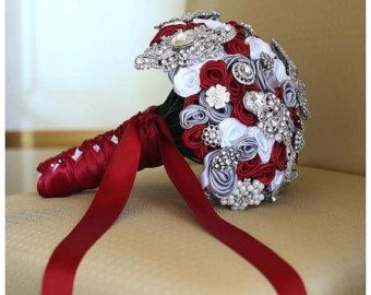 bouquet de novia rojo, blanco y gris
