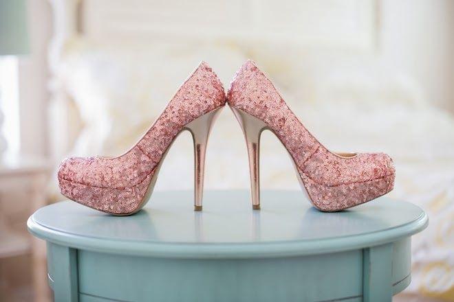 zapato de novia rosado