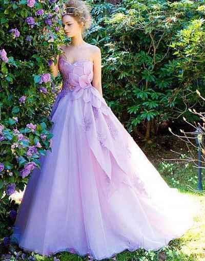El vestido de novia ¿Cuál es tu color favorito? 💜👰