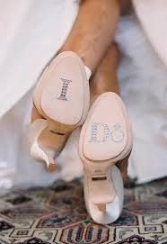 las suelas de los zapatos de novia