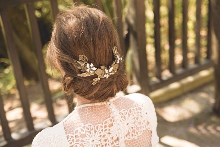 5 Tiaras Doradas para tu look de Reina 👑 3