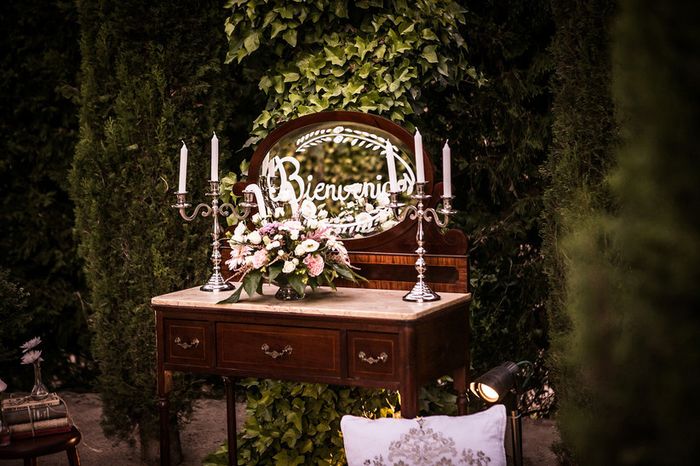 7 Ideas para decorar tu boda Vintage con muebles antiguos 2