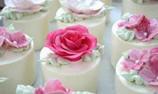 9. Mini pasteles de boda