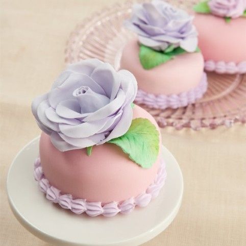 20. Mini pasteles de boda