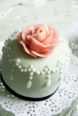25. Mini pasteles de boda