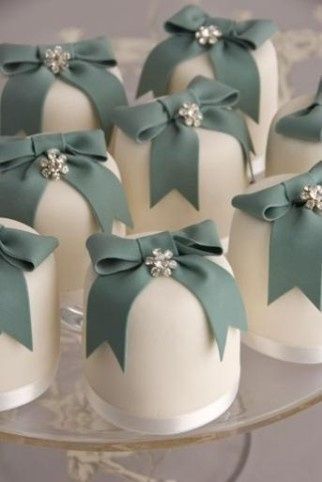 27. Mini pasteles de boda