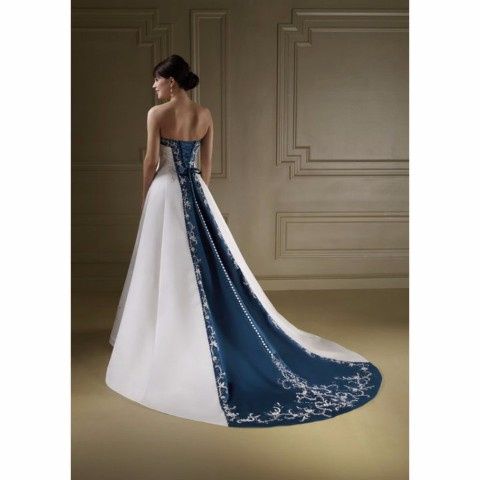 Azul: Detalle en vestido de novia