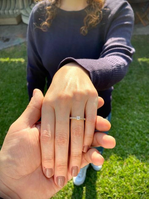 ¿En qué mano va el anillo de matrimonio? 💍 3
