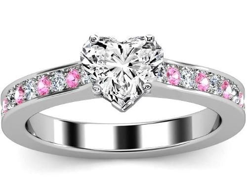 Hola chicas necesito que me recomienden una joyería donde puedan realizar este anillo en circonio y 