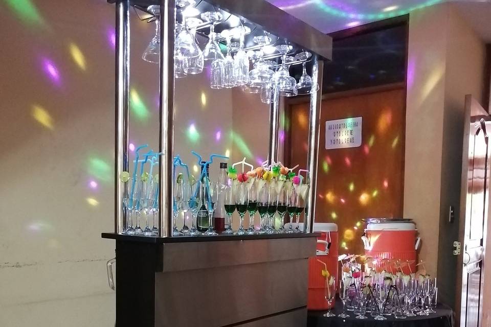 Bar iluminado