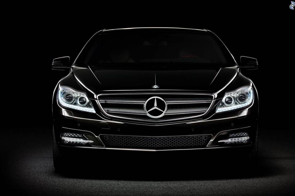Mercedes benz negro
