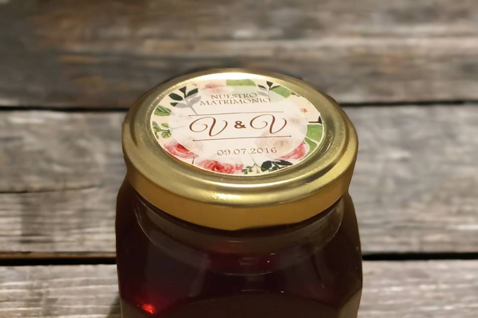 Frasco con miel de abeja