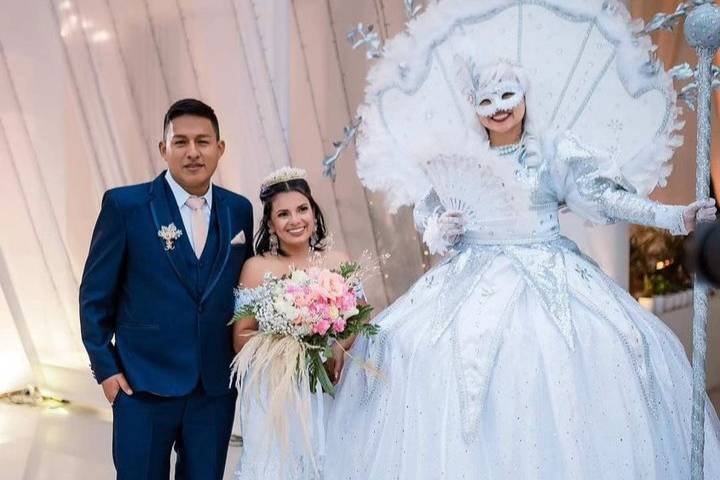 Boda y estatua humana