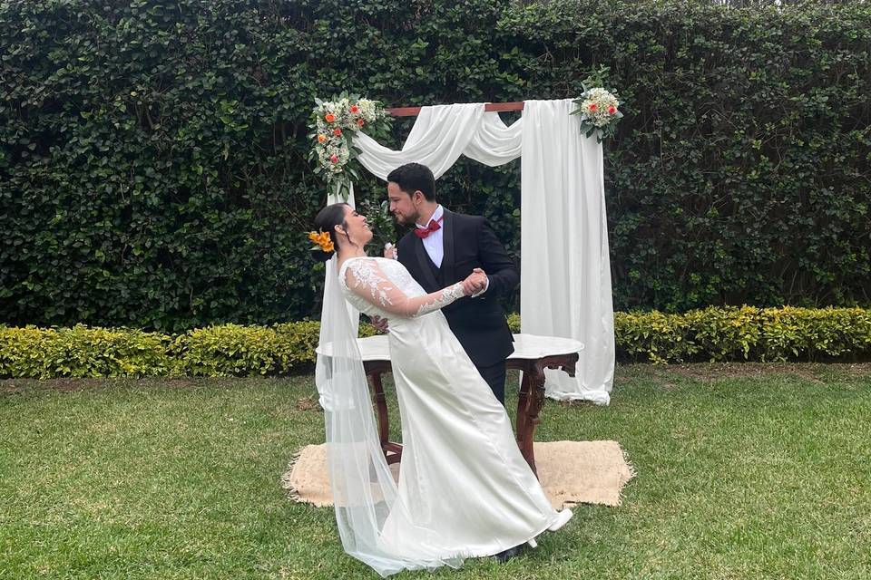 Felices mariana y gustavo