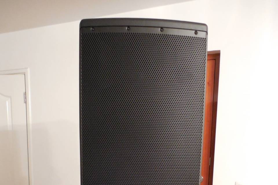 Altavoz JBL Eon 615