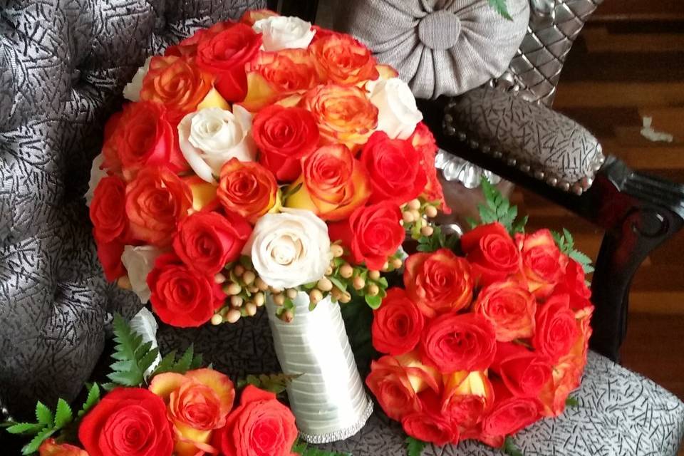 Bouquet coral y naranja