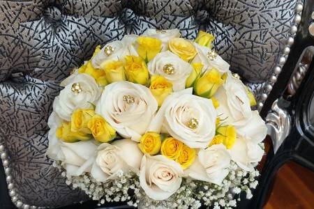Bouquet amarillo y perla