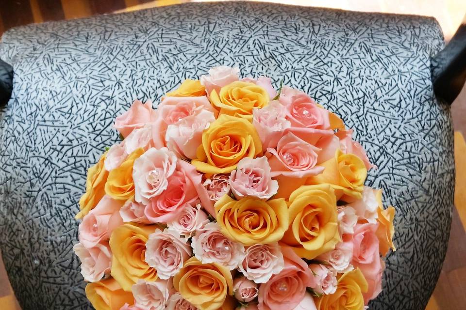 Bouquet rosado y amarillo