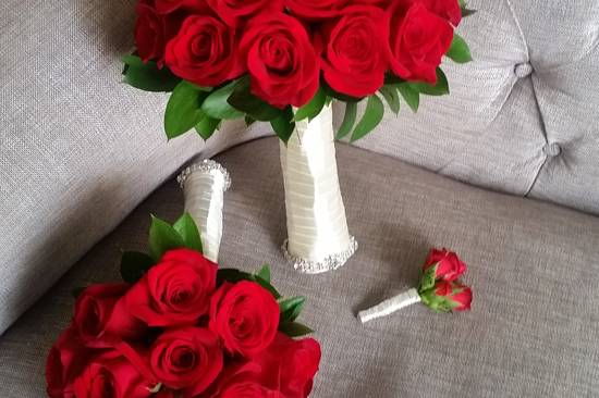Bouquet rojo y botonier