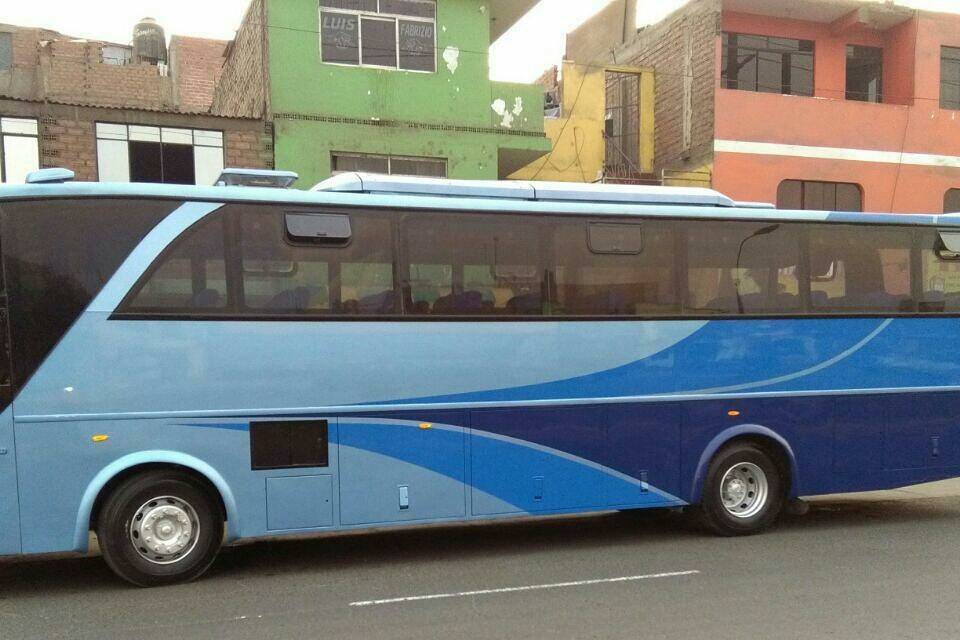 Bus turistico de 5o pasajeros