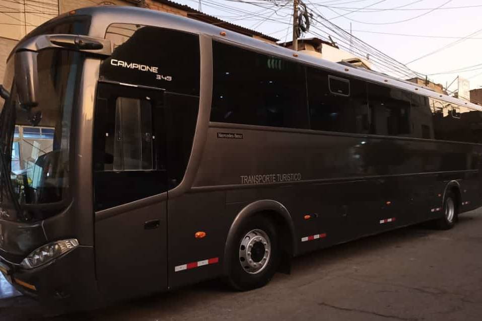 Bus de 50 pasajeros turístico