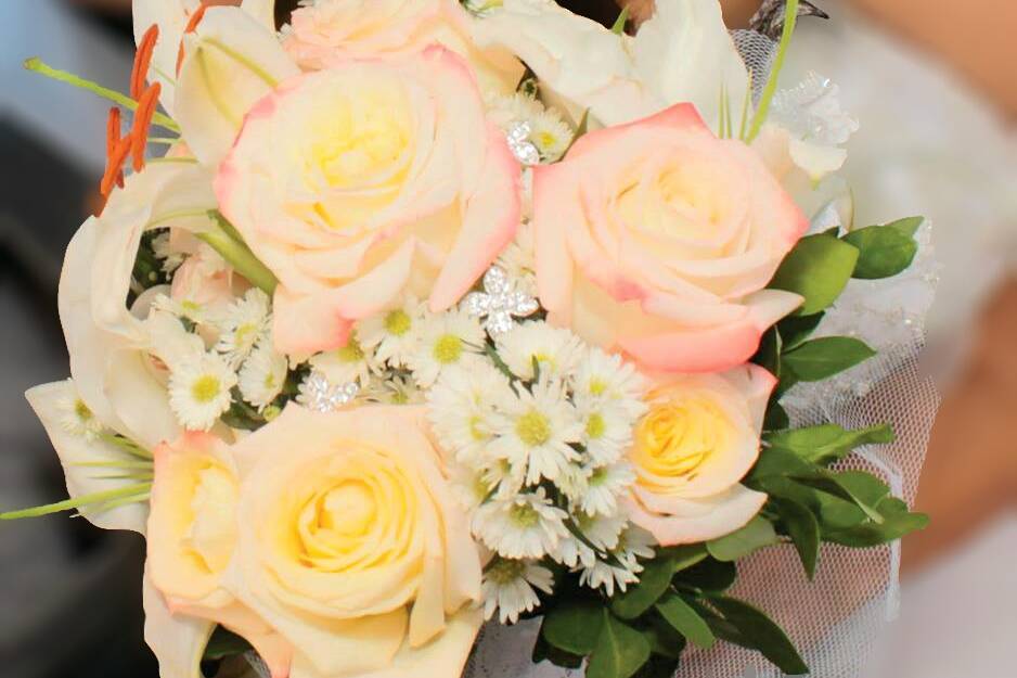 Bouquet lirios y rosas