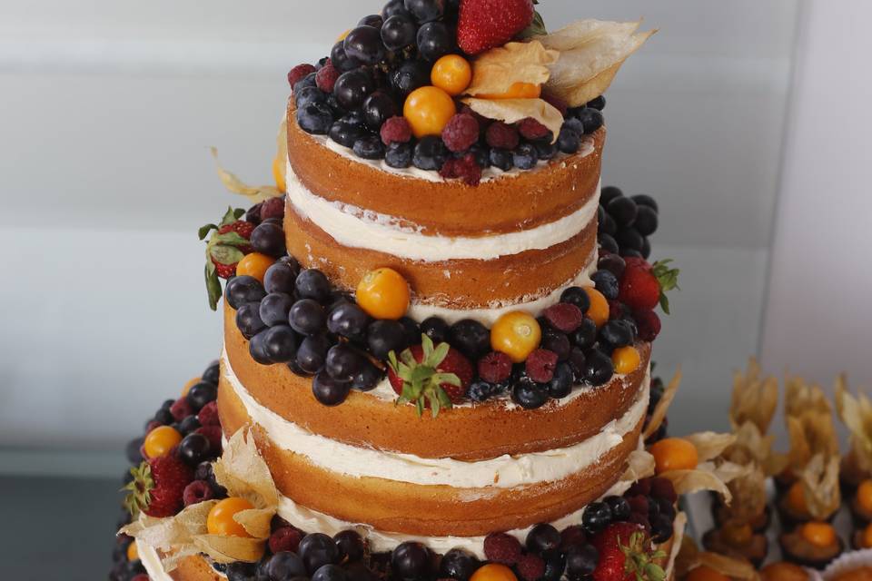 Naked cake