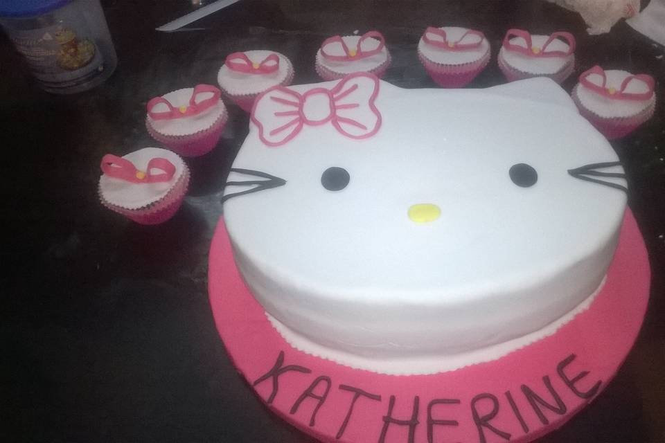 Torta y cupcakes kitty
