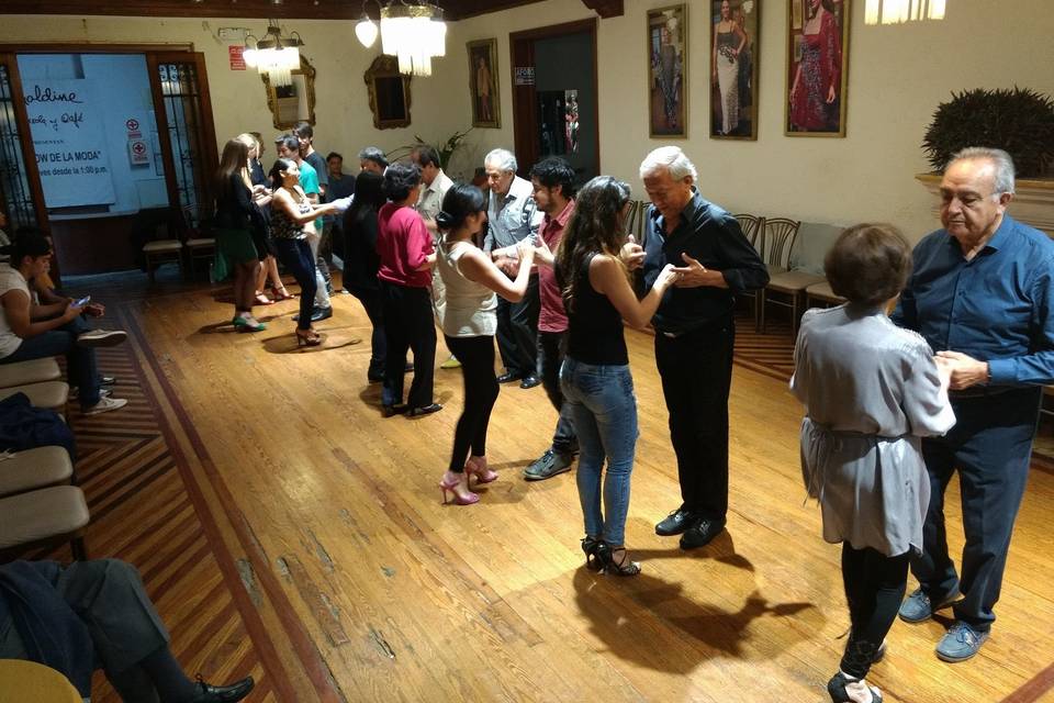 Aprender a bailar tango