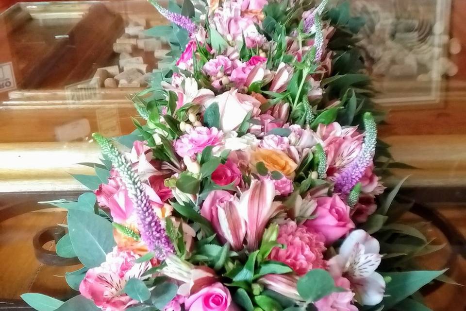 Hypericum Bouquets
