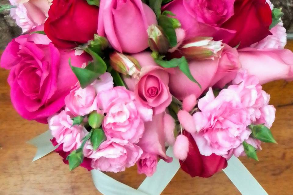 Bouquet en rosa y rojos