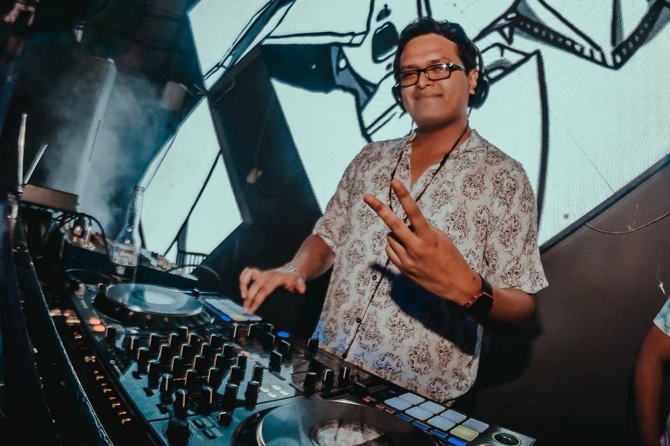 DJ Luis Yam