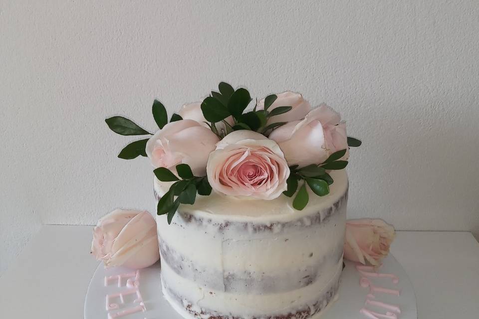Naked cake rosas naturales